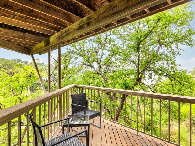 509 Coventry RD, Spicewood, TX 78669