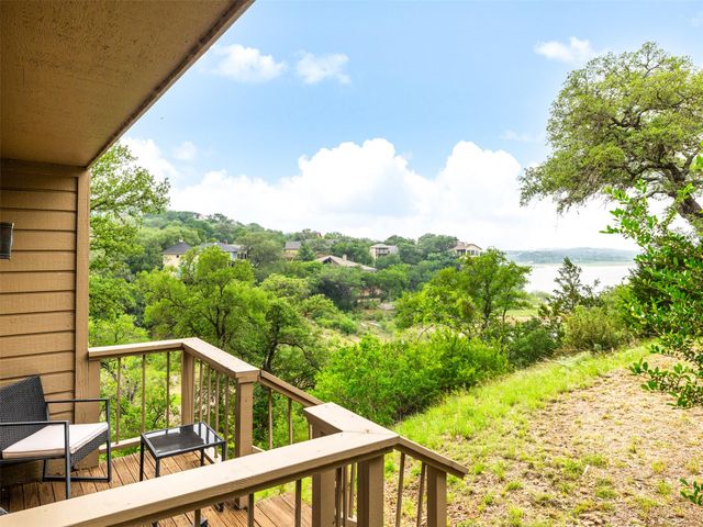 509 Coventry RD, Spicewood, TX 78669