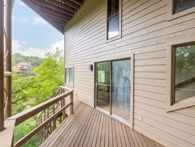 509 Coventry RD, Spicewood, TX 78669