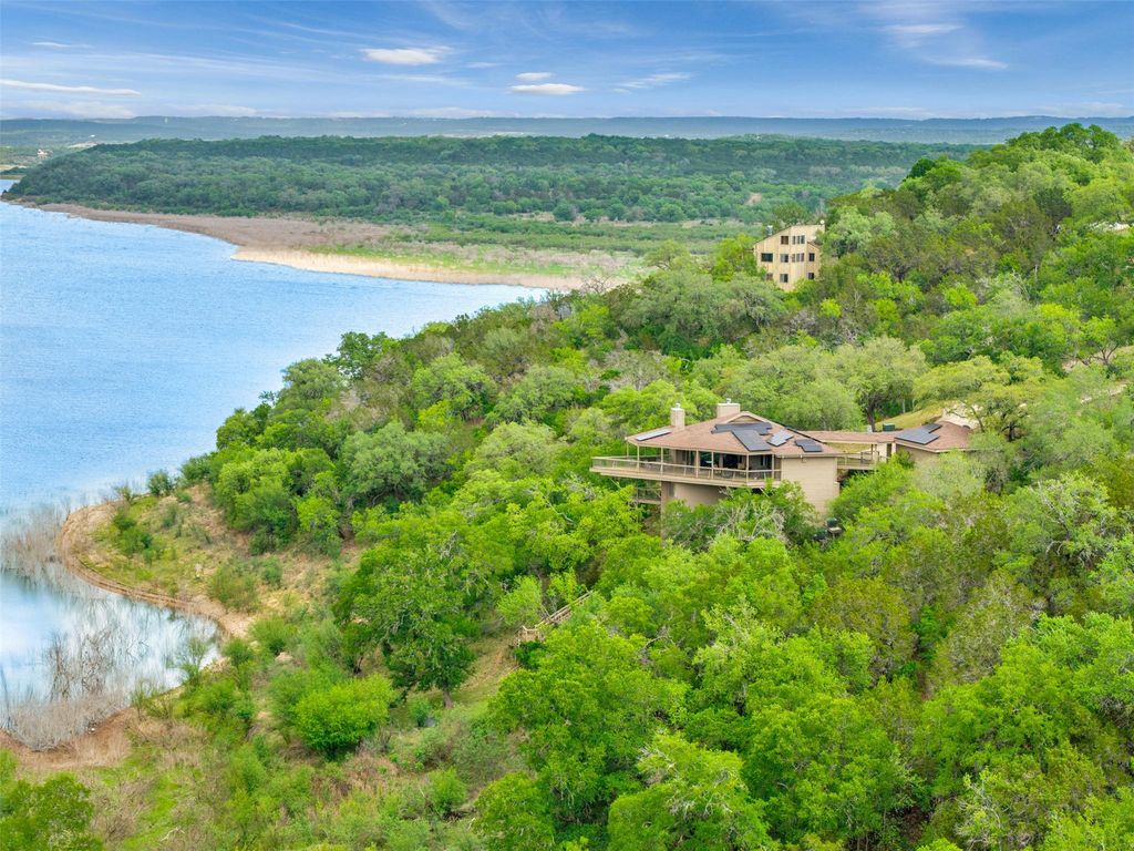 509 Coventry RD, Spicewood, TX 78669