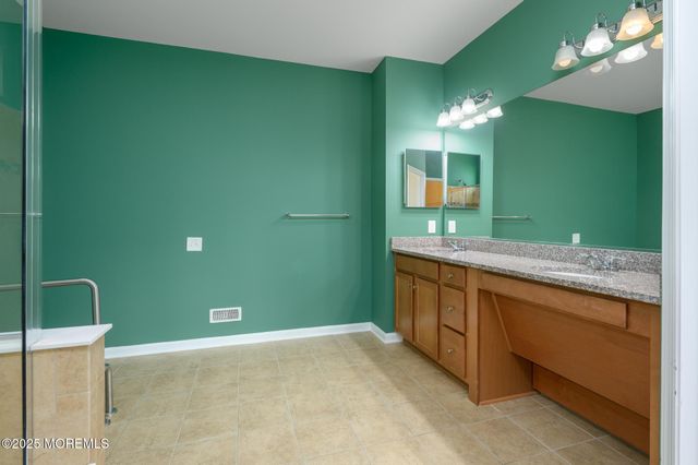 3 Aylesford Lane, Manchester, NJ 08759