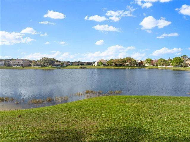 6052 Ridge Lake Circle, Vero Beach, FL 32967