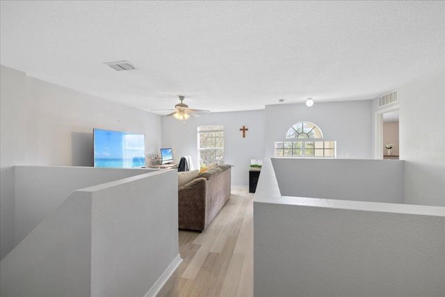 6052 Ridge Lake Circle, Vero Beach, FL 32967
