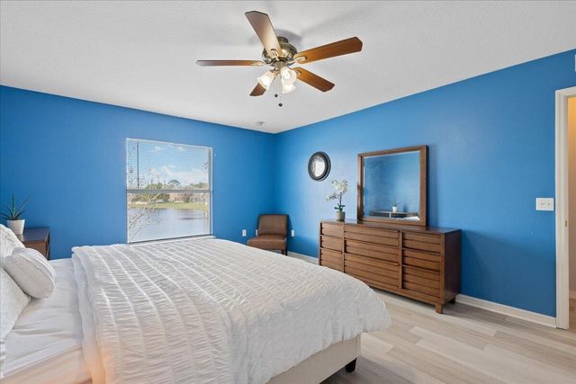 6052 Ridge Lake Circle, Vero Beach, FL 32967