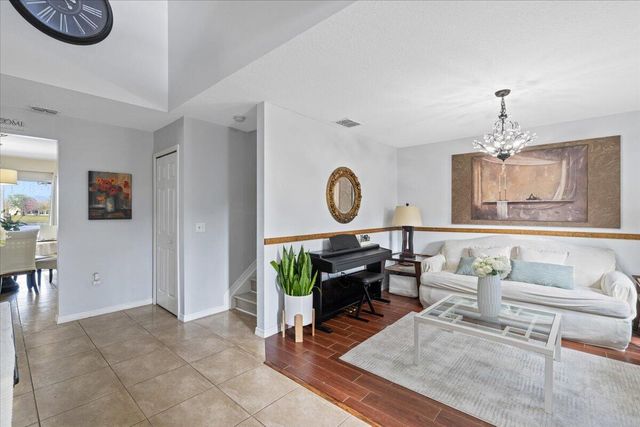 6052 Ridge Lake Circle, Vero Beach, FL 32967
