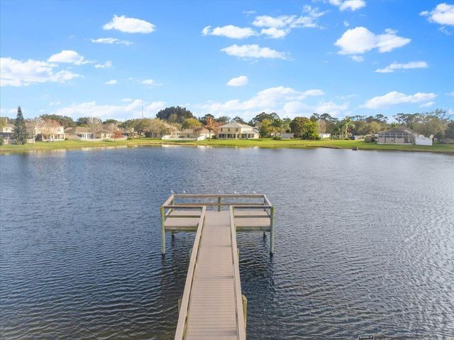 6052 Ridge Lake Circle, Vero Beach, FL 32967