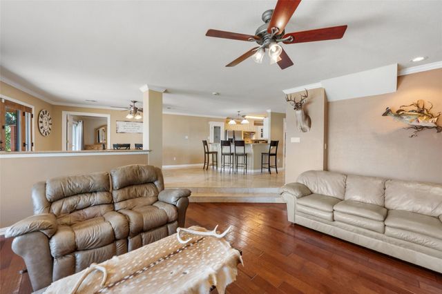 764 Lake View Drive, Montgomery, TX 77356