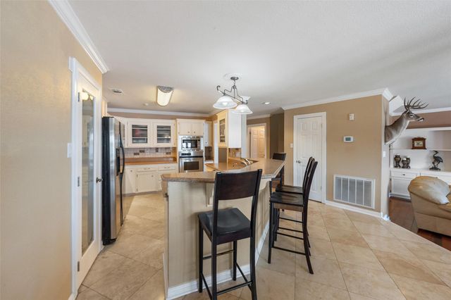 764 Lake View Drive, Montgomery, TX 77356