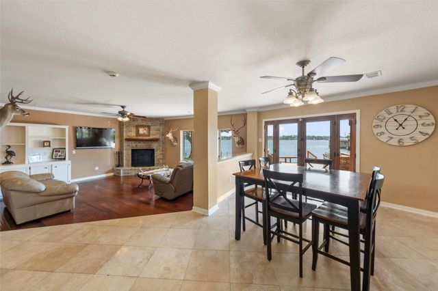 764 Lake View Drive, Montgomery, TX 77356