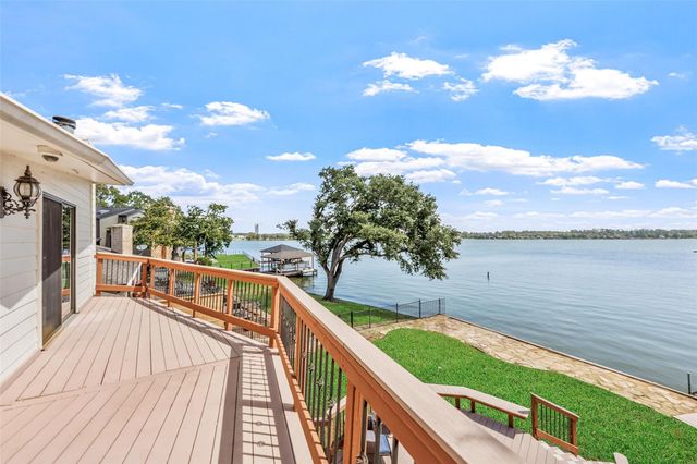 764 Lake View Drive, Montgomery, TX 77356