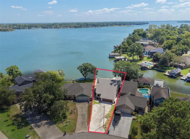 764 Lake View Drive, Montgomery, TX 77356