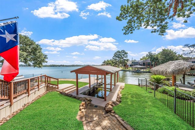 764 Lake View Drive, Montgomery, TX 77356