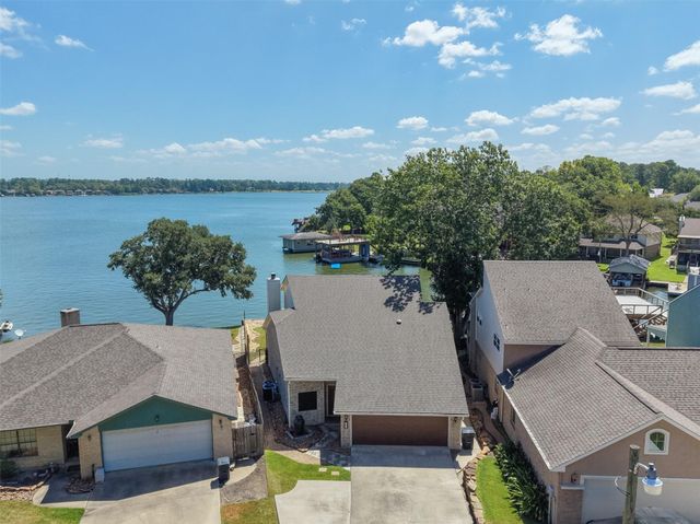 764 Lake View Drive, Montgomery, TX 77356