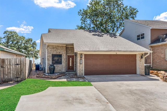 764 Lake View Drive, Montgomery, TX 77356
