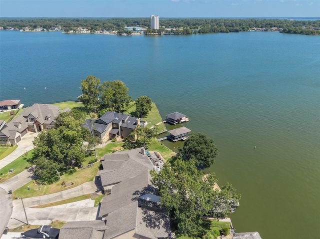 764 Lake View Drive, Montgomery, TX 77356