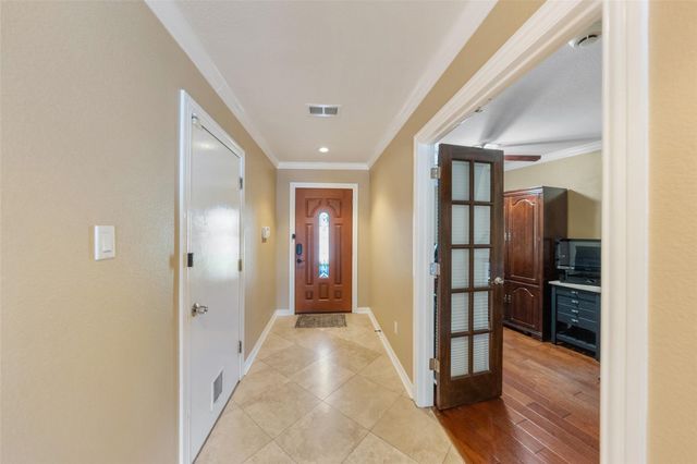764 Lake View Drive, Montgomery, TX 77356