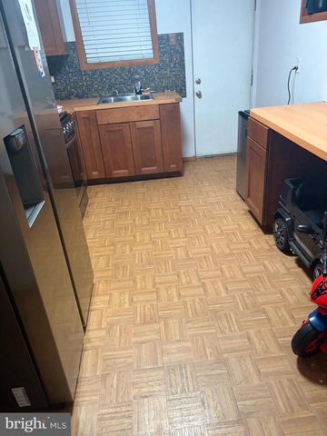 1247 CARL MILLER BLVD, Camden, NJ 08104