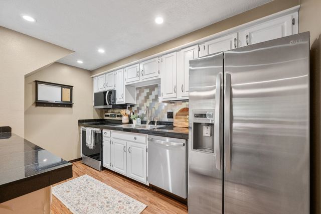 2421 S Yellowstone St #2103, Wichita, KS 67215