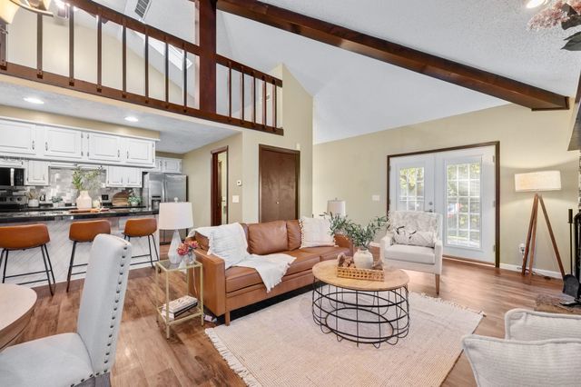 2421 S Yellowstone St #2103, Wichita, KS 67215