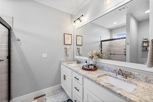 12526 S Hedge Court, Olathe, KS 66061