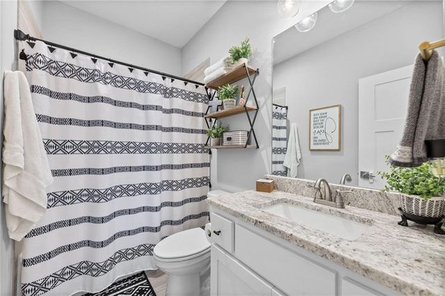 12526 S Hedge Court, Olathe, KS 66061