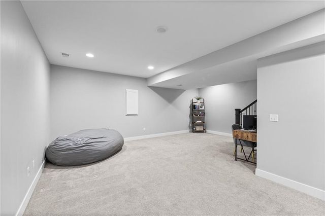 12526 S Hedge Court, Olathe, KS 66061