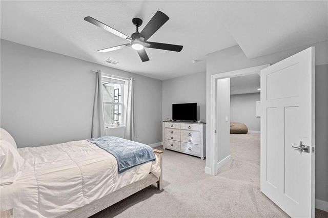 12526 S Hedge Court, Olathe, KS 66061