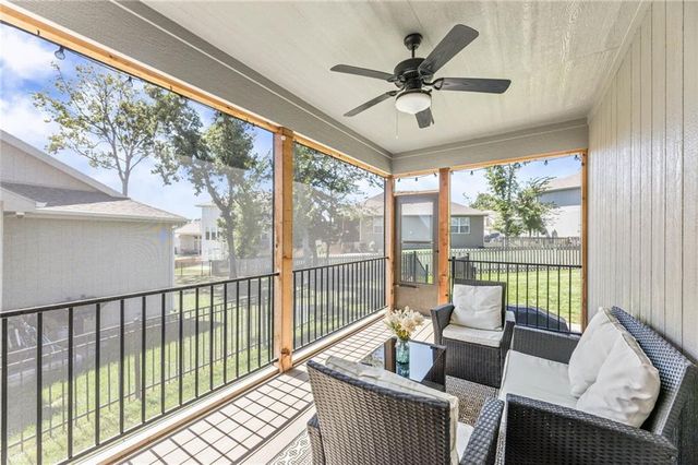 12526 S Hedge Court, Olathe, KS 66061