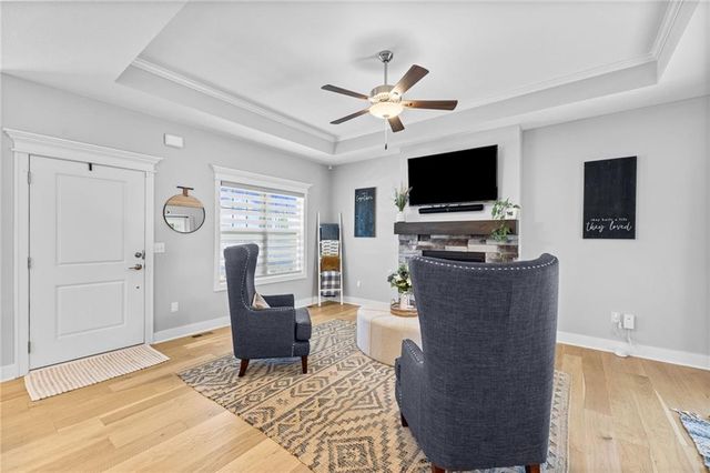 12526 S Hedge Court, Olathe, KS 66061