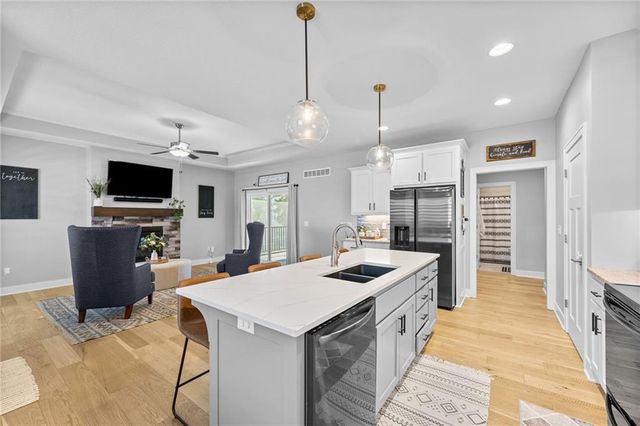 12526 S Hedge Court, Olathe, KS 66061