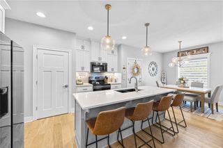 12526 S Hedge Court, Olathe, KS 66061