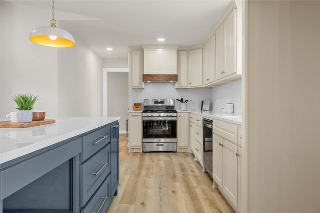 125 Ivy Lane, Hewitt, TX 76643