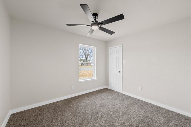 125 Ivy Lane, Hewitt, TX 76643