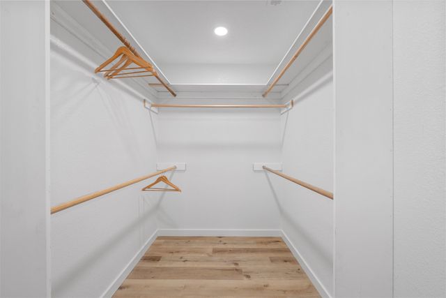 125 Ivy Lane, Hewitt, TX 76643