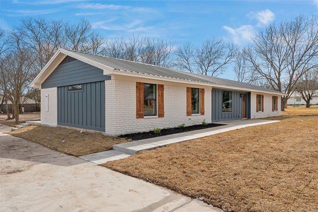 125 Ivy Lane, Hewitt, TX 76643