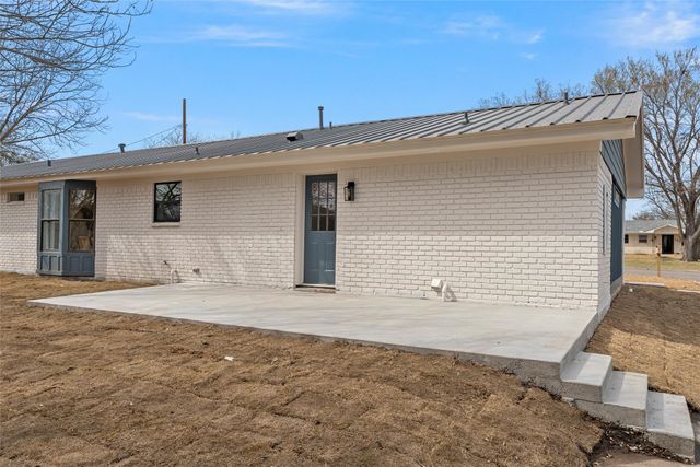 125 Ivy Lane, Hewitt, TX 76643
