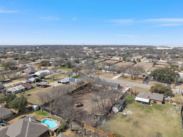 125 Ivy Lane, Hewitt, TX 76643