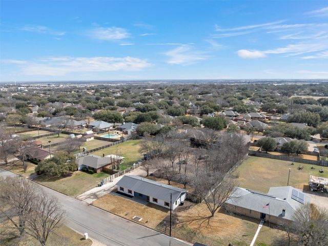 125 Ivy Lane, Hewitt, TX 76643