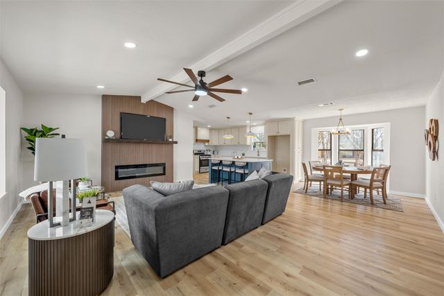 125 Ivy Lane, Hewitt, TX 76643