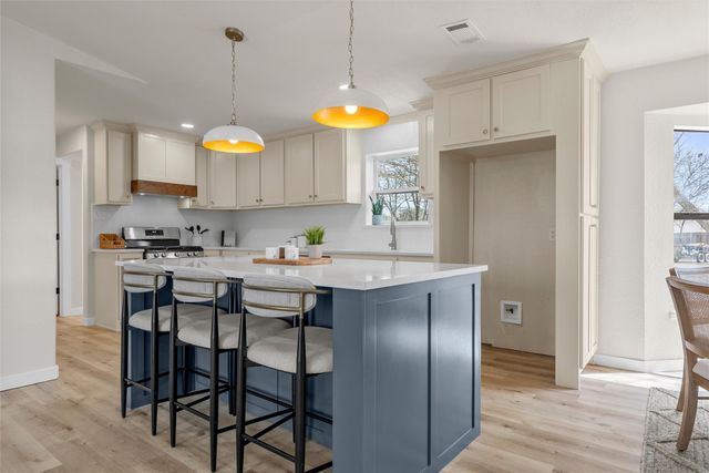 125 Ivy Lane, Hewitt, TX 76643