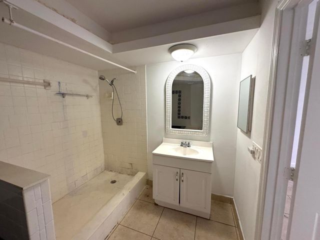 8975 Burma Road, West Palm Beach, FL 33403