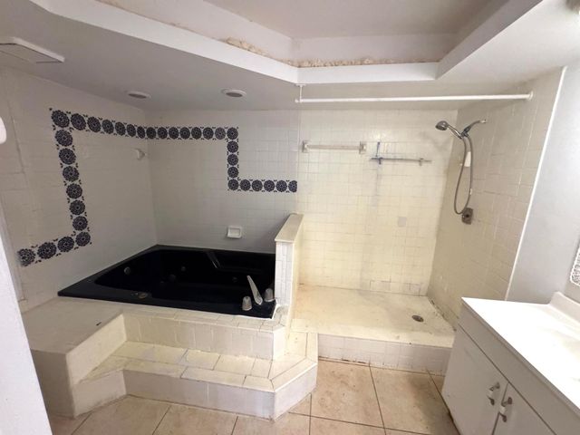 8975 Burma Road, West Palm Beach, FL 33403