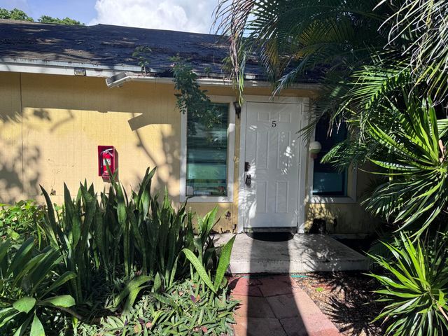 8975 Burma Road, West Palm Beach, FL 33403