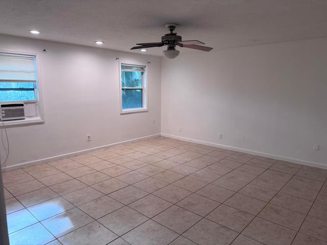 8975 Burma Road, West Palm Beach, FL 33403