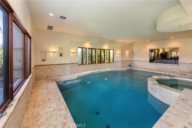 3653 Shannon, Los Angeles, CA 90027