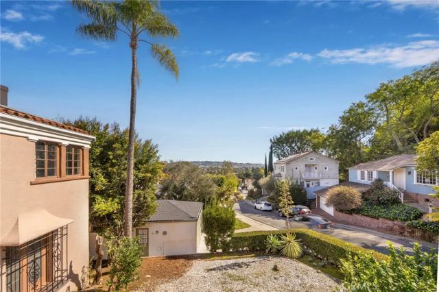 3653 Shannon, Los Angeles, CA 90027