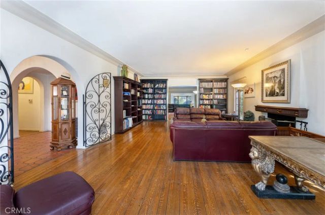 3653 Shannon, Los Angeles, CA 90027