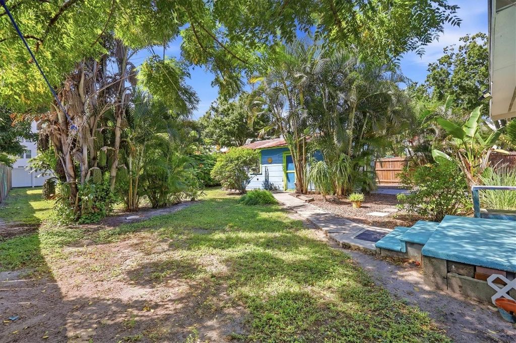 Image 26 of property listing at 1309 13TH AVENUE W, Bradenton, FL 34205