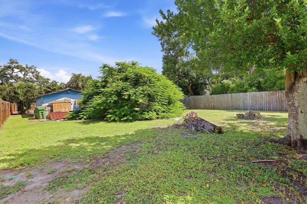 Image 30 of property listing at 1309 13TH AVENUE W, Bradenton, FL 34205