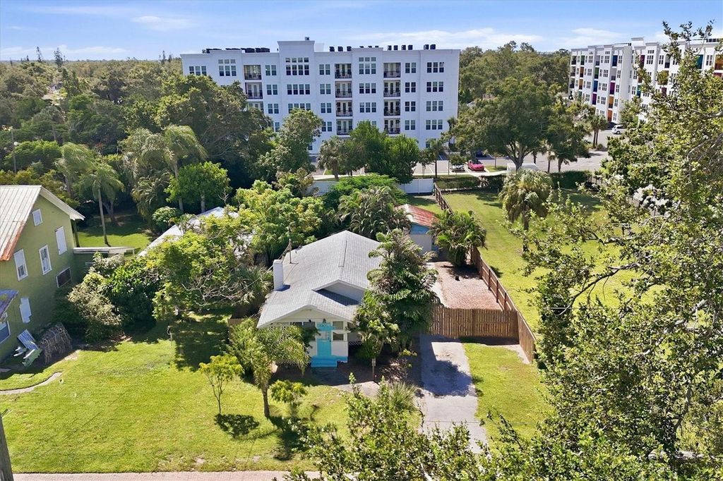 Image 32 of property listing at 1309 13TH AVENUE W, Bradenton, FL 34205